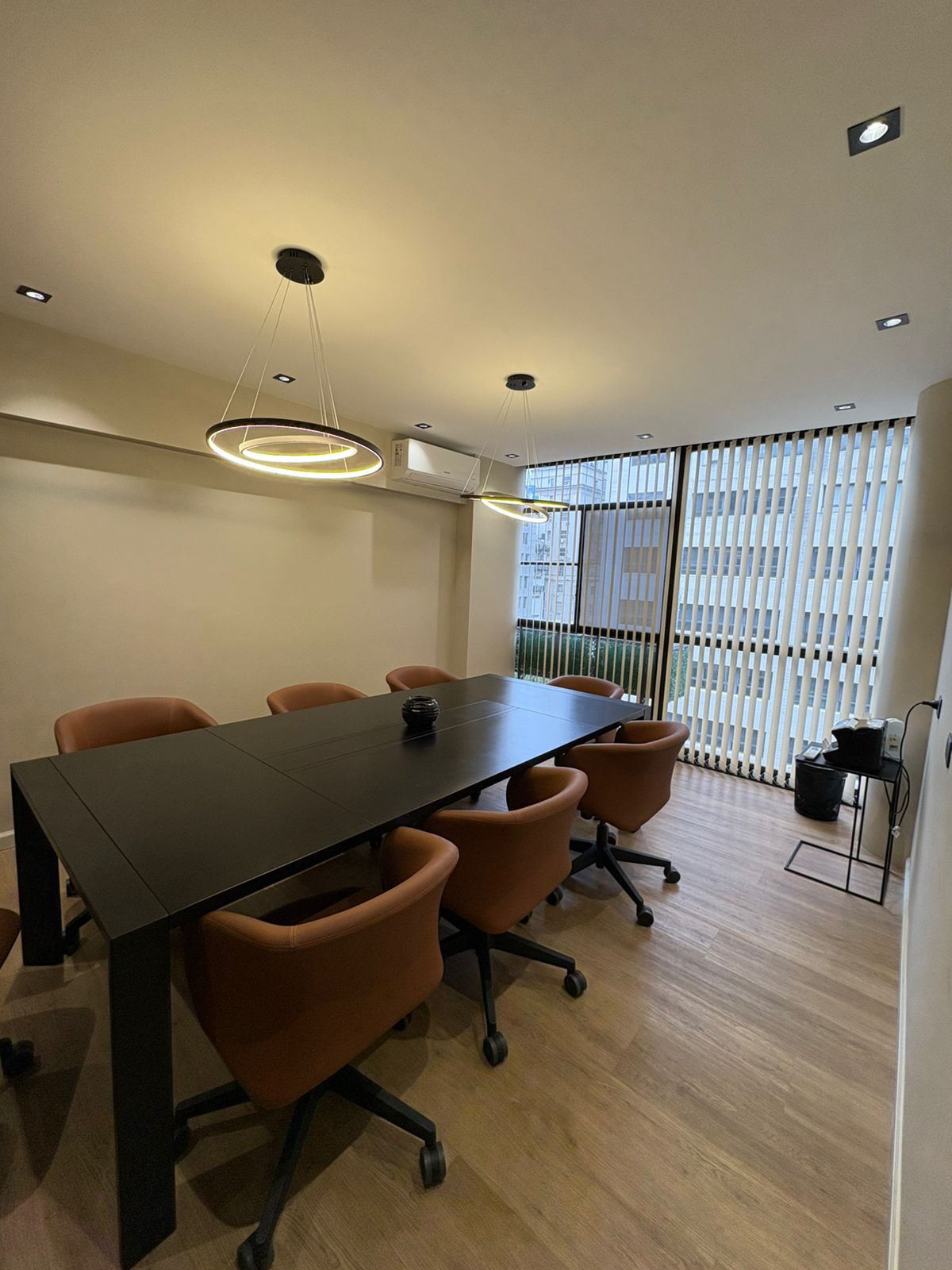 Sala de reuniones de la escribanía